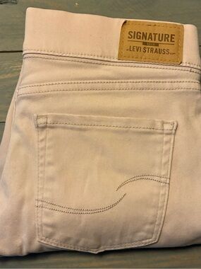 Levi's Pastel Pink Jeans with Subtle Stitching